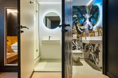 Salle de bains dans l'établissement JO&JOE Paris Gentilly - Auberge de Jeunesse
