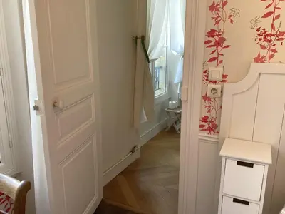 Salle de bains dans l'établissement BED and BREAKFAST PARIS QUARTIER CHAMPS-ÉLYSÉES