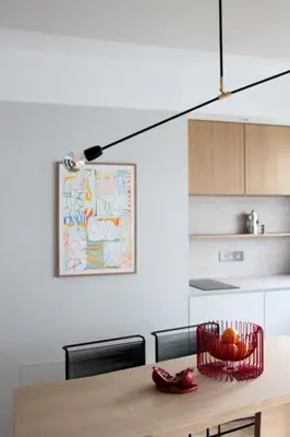Cuisine ou kitchenette dans l'établissement Appt calme avec balcon - Tour Eiffel - Seine