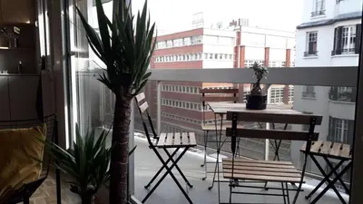 Balcon ou terrasse dans l'établissement Appt calme avec balcon - Tour Eiffel - Seine