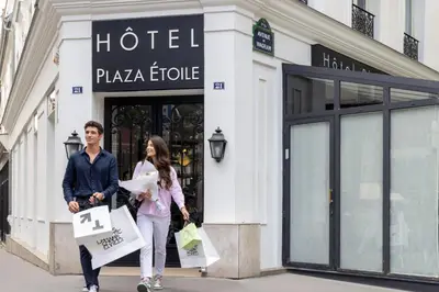 Clients de l'établissement Hôtel Plaza Étoile