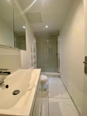 Salle de bains dans l'établissement Appartement Familial proche Saint-Lazarre - 6P