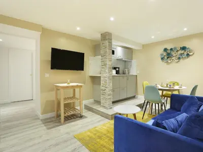Cuisine ou kitchenette dans l'établissement Rent a Room - Apartment St Honore