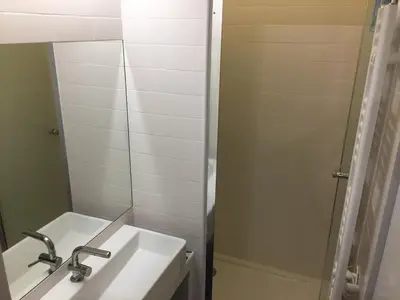 Salle de bains dans l'établissement Appartement de charme de 60 m2 entre Montmartre et Batignolles