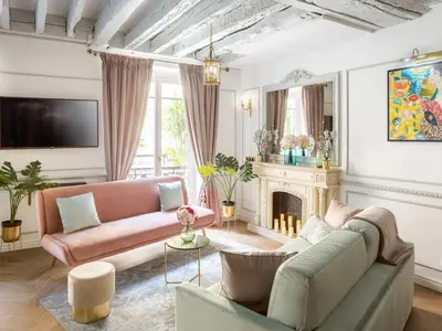 Télévision ou salle de divertissement dans l'établissement Merveil - Luxury Suite - Louvre - Rambuteau