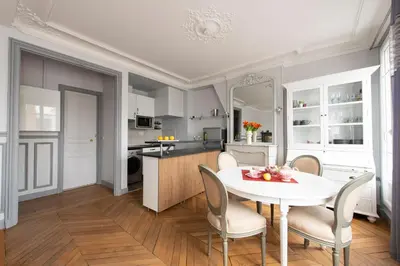 Cuisine ou kitchenette dans l'établissement Objectif Lune