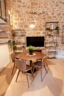 Télévision ou salle de divertissement dans l'établissement OLD STONES