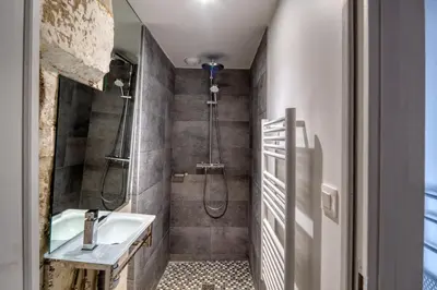 Salle de bains dans l'établissement Gravilliers