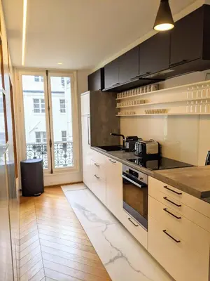 Cuisine ou kitchenette dans l'établissement RESIDENCES HARCOURT - Ile Saint Louis - PARIS