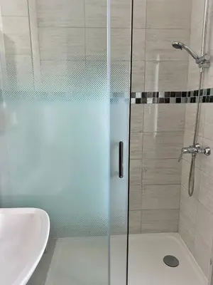 Salle de bains dans l'établissement Le Florus