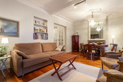 Coin salon dans l'établissement Greeter-Appartement Haussmannien avec balcon