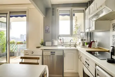 Cuisine ou kitchenette dans l'établissement Charming apartment with terrace by Weekome