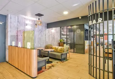 Coin salon dans l'établissement B&B HOTEL Paris Malakoff Parc des Expositions