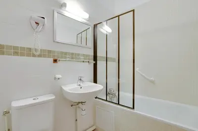 Salle de bains dans l'établissement Hotel de l'Europe