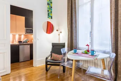 Cuisine ou kitchenette dans l'établissement Studio Bourdonnais