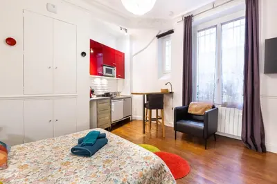 Cuisine ou kitchenette dans l'établissement Studio Saint Sulpice