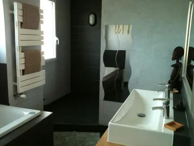 Salle de bains dans l'établissement Beauséjour-Porte de Versailles Expo