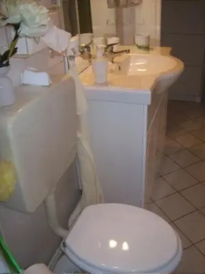 Salle de bains dans l'établissement Toit pour Vous Chambre d'Hôtes - Homestay