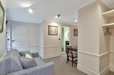 Coin salon dans l'établissement Pick A Flat's Apartments in Saint Germain - Paul-Louis Courier