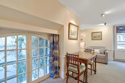 Coin salon dans l'établissement Pick A Flat's Apartments in Saint Germain - Paul-Louis Courier