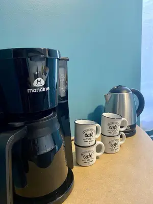 Plateau bouilloire dans l'établissement Studio Aboukir 1