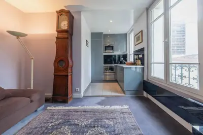 Cuisine ou kitchenette dans l'établissement Spacious 1 Bedroom Apartment in Paris