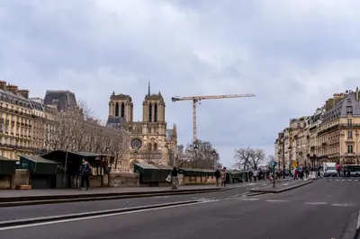 Vue générale sur Paris ou vue de la ville depuis l'appartement
