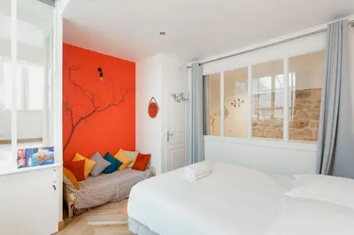 Un ou plusieurs lits dans un hébergement de l'établissement Amazing Apartment Notre Dame Boulevard St-Germain - 4 Bedrooms