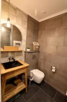 Salle de bains dans l'établissement Amazing Apartment Notre Dame Boulevard St-Germain - 4 Bedrooms