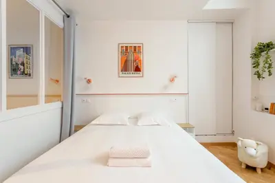 Un ou plusieurs lits dans un hébergement de l'établissement Amazing Apartment Notre Dame Boulevard St-Germain - 4 Bedrooms