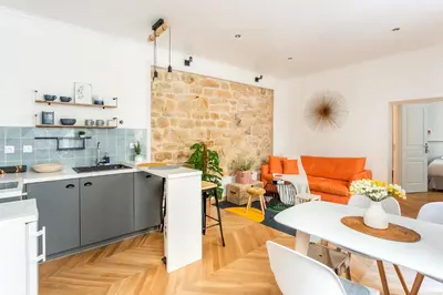 Cuisine ou kitchenette dans l'établissement Amazing Apartment Notre Dame Boulevard St-Germain - 4 Bedrooms