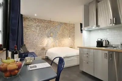 Cuisine ou kitchenette dans l'établissement Amazing Comfy Studio - Canal Saint Martin