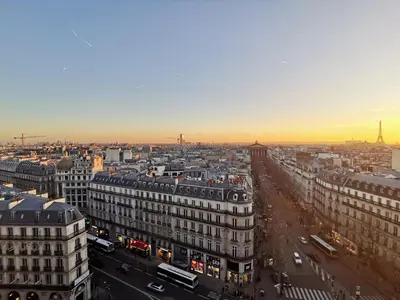 Vue générale sur Paris ou vue de la ville depuis l'hôtel