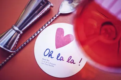 Certificat, récompense, panneau ou autre document affiché dans l'établissement Oh la la ! Hotel Bar Paris Bastille