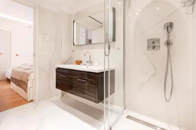 Salle de bains dans l'établissement Luxury Montaigne apartment