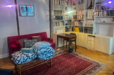 Cuisine ou kitchenette dans l'établissement Superb apartment in the Marais