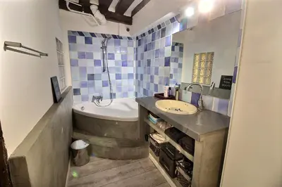 Salle de bains dans l'établissement LUXURY LOFT CENTER OF PARIS