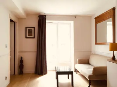 Coin salon dans l'établissement Elegant and cosy flat near Montmartre