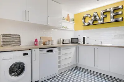 Cuisine ou kitchenette dans l'établissement Loft Design - 8 guests - Heart of Paris