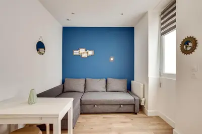 Coin salon dans l'établissement Apartment 3 people close Eiffel Tower by Weekome