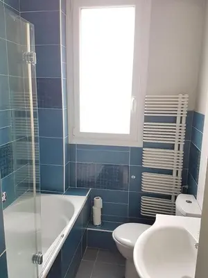 Salle de bains dans l'établissement Malakoff Grand apartment