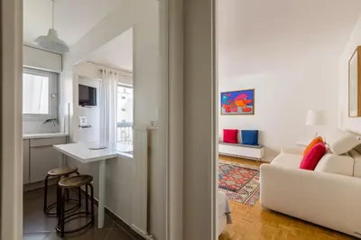 Cuisine ou kitchenette dans l'établissement Veeve - A Pop of Colour