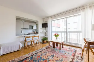 Cuisine ou kitchenette dans l'établissement Veeve - A Pop of Colour