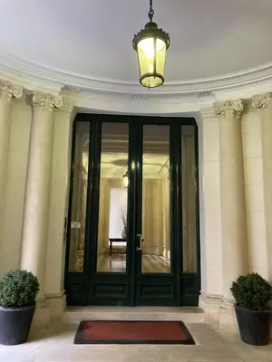Façade ou entrée de l'établissement Parc Monceau