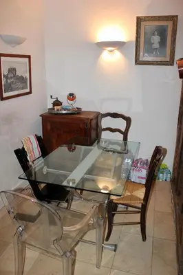Coin salon dans l'établissement LE MARAIS 3 Bedrooms APT