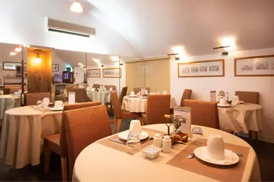 Restaurant ou autre lieu de restauration dans l'établissement Hôtel Pavillon Bastille