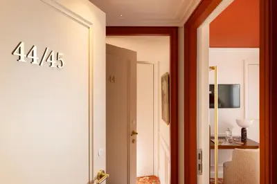 Télévision ou salle de divertissement dans l'établissement Almarine Eiffel Hotel & Spa by Malone