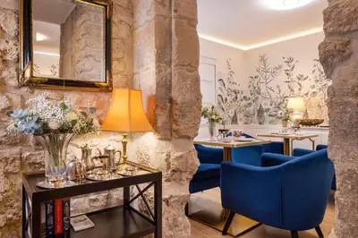 Coin salon dans l'établissement Relais Hôtel du Vieux Paris