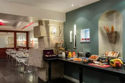 Nourriture dans l'hôtel ou à proximité