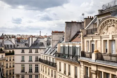 Vue générale sur Paris ou vue de la ville depuis l'hôtel